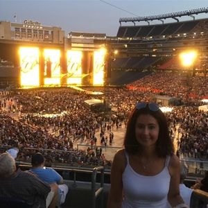 Meet your Posher, Adriana